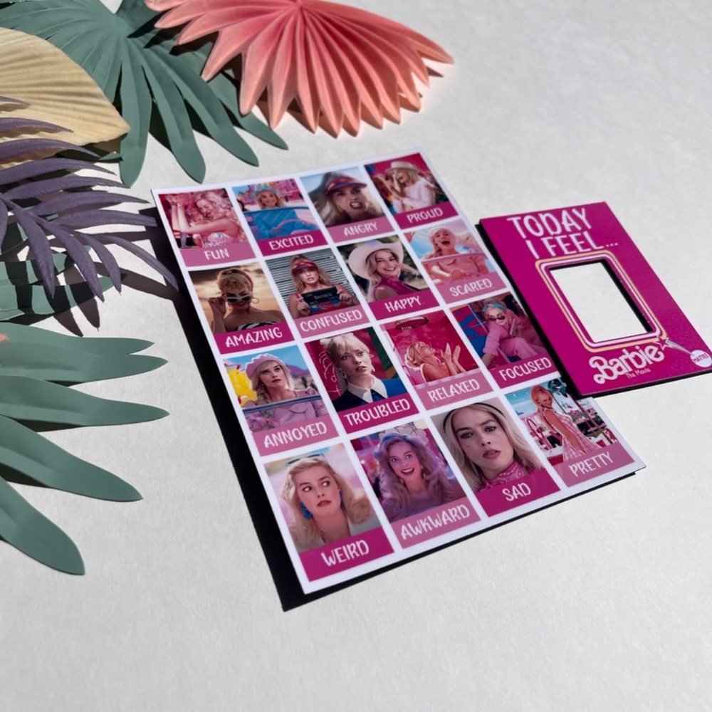 Barbie The Movie  Mood Magnet with Moveable Frame to Select Mood - Picture 7 of 8